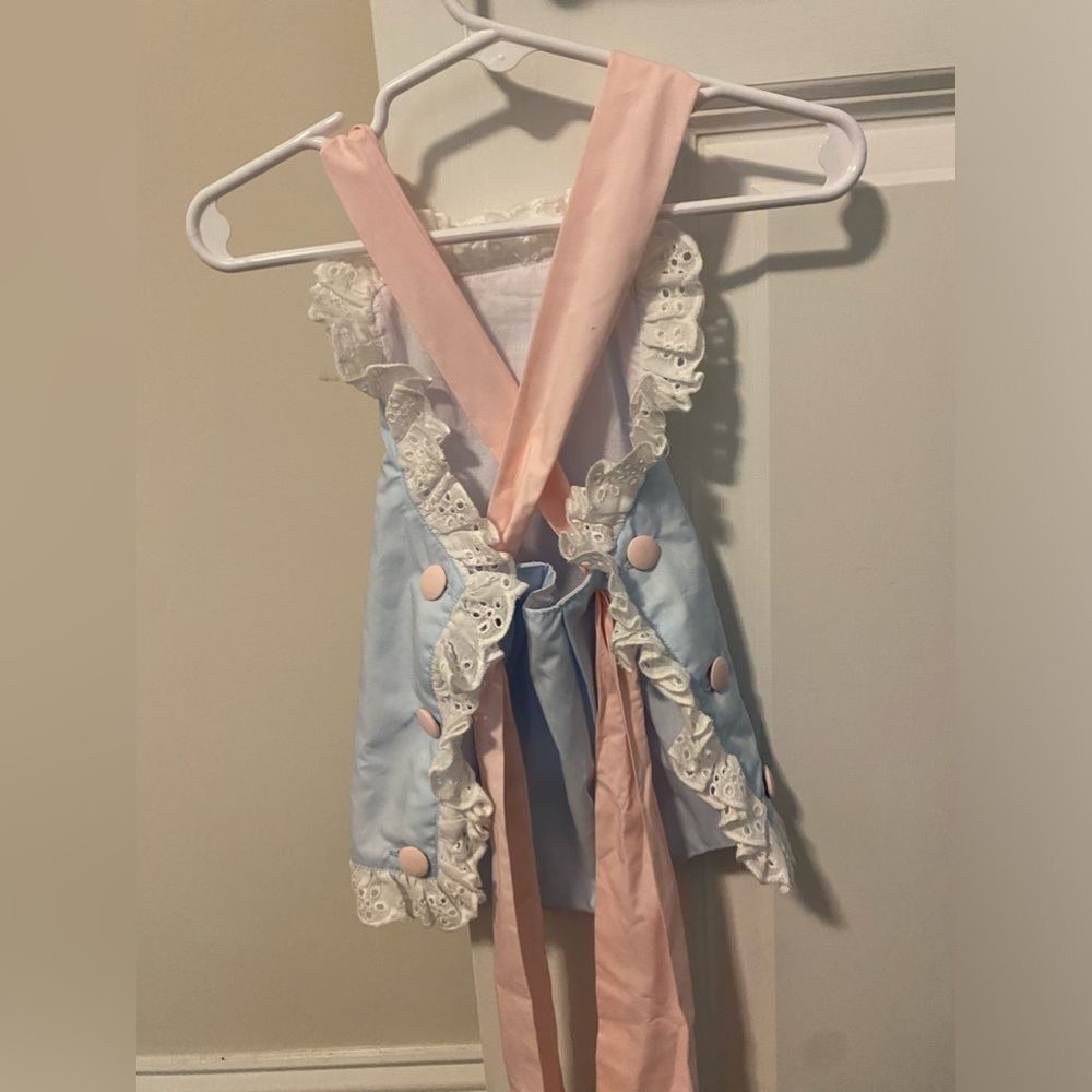 Ruffle Lace romper with bow - Picture 5 of 5